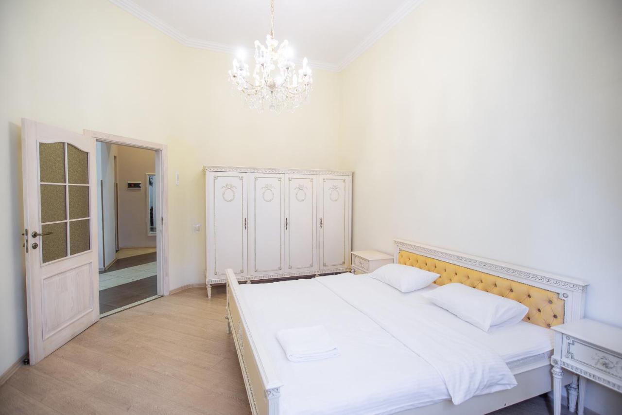 Comfortable Apartment On Mikhaylovskiy Lane Kiew Exterior foto