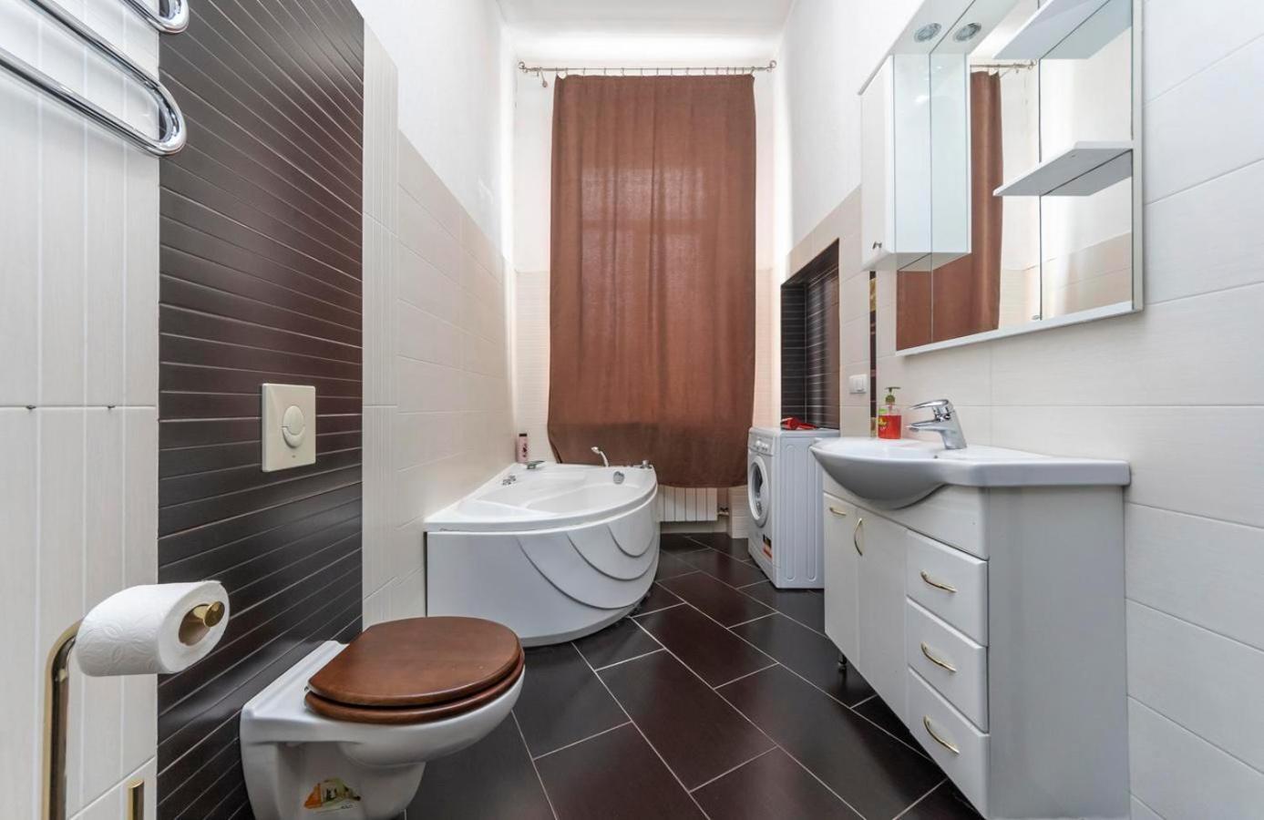 Comfortable Apartment On Mikhaylovskiy Lane Kiew Exterior foto