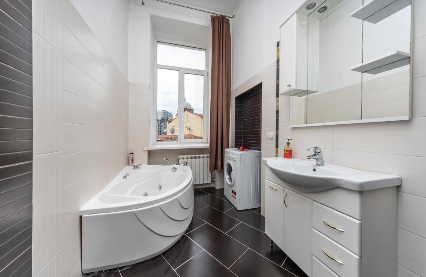 Comfortable Apartment On Mikhaylovskiy Lane Kiew Exterior foto